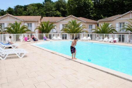 Petit Oasis Avec Piscine Apartman Anglet Kültér fotó
